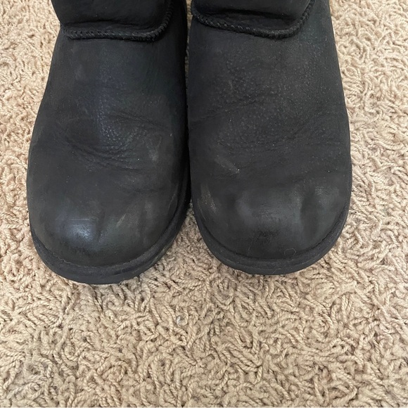 UGG Australia Short Boot Black Booties Size 5 Uggs Ankle Boots Winter Snow - Picture 3 of 8